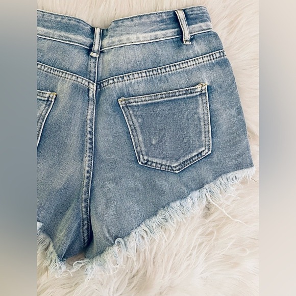 High Rise Faded Mom Jean Shorts Women's Size 6 - Picture 5 of 6